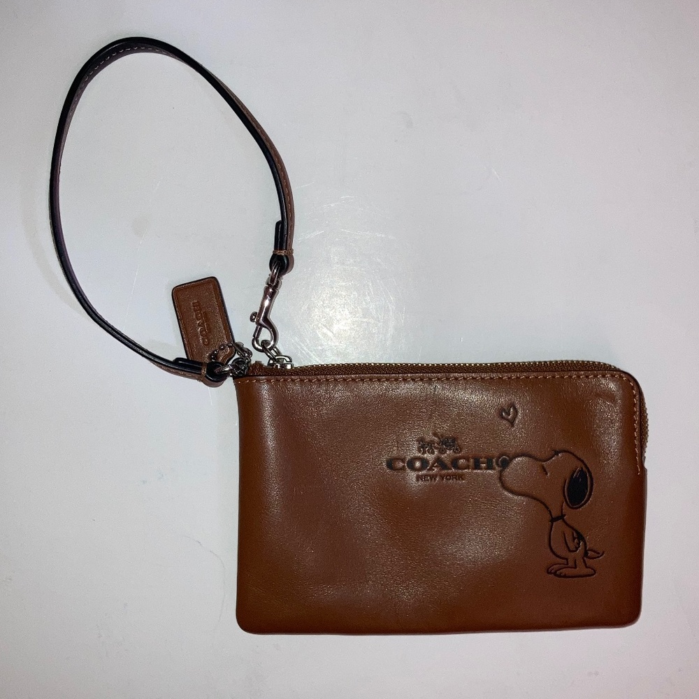 COACH X PEANUTS Snoopy Kiss Zip Wristlet Brown Leather Wallet Purse Bag (Lmtd.)